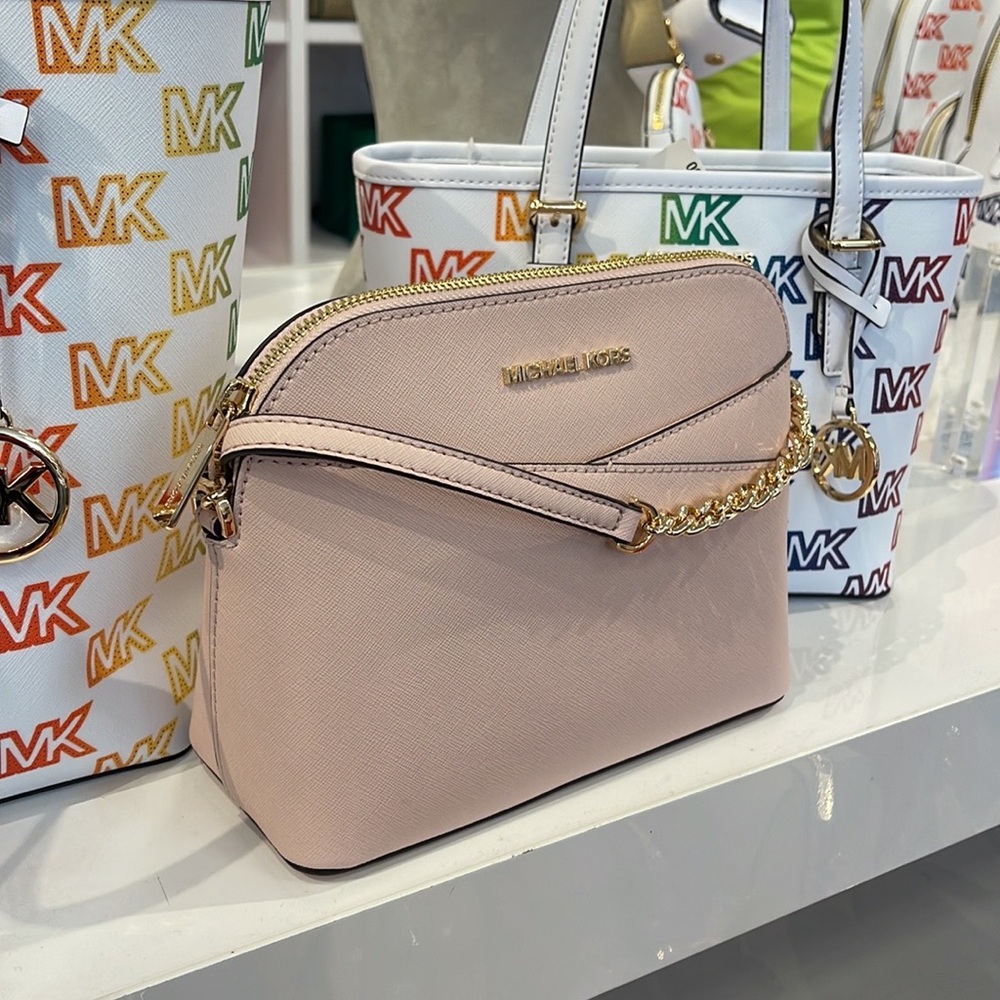 MICHAEL KORS
Jet Set Travel Medium Dome Crossbody Bag
Powder Blush 
NWT - Picture 5 of 16